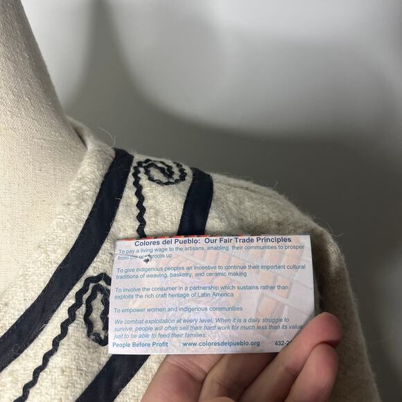 Colores del Pueblo Women's Sweater OS Serape Cloak White Wool Guatemalan Ethnic - Picture 8 of 10